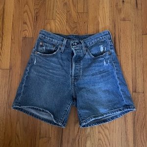 Levi’s 90s style shorts